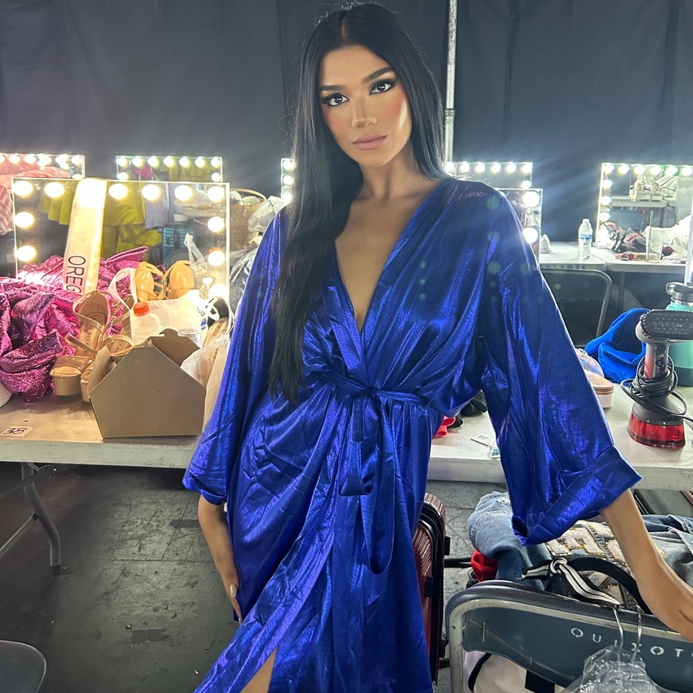 Brand new, only worn once. Perfect condition.